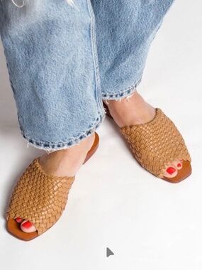 EITHER/OR THE WOVEN SLIDE LEATHER SANDALS SZ  36/6 Miel